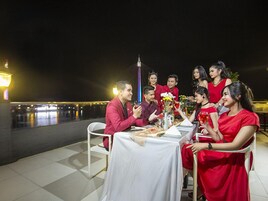 Breakfast, lunch and dinner served