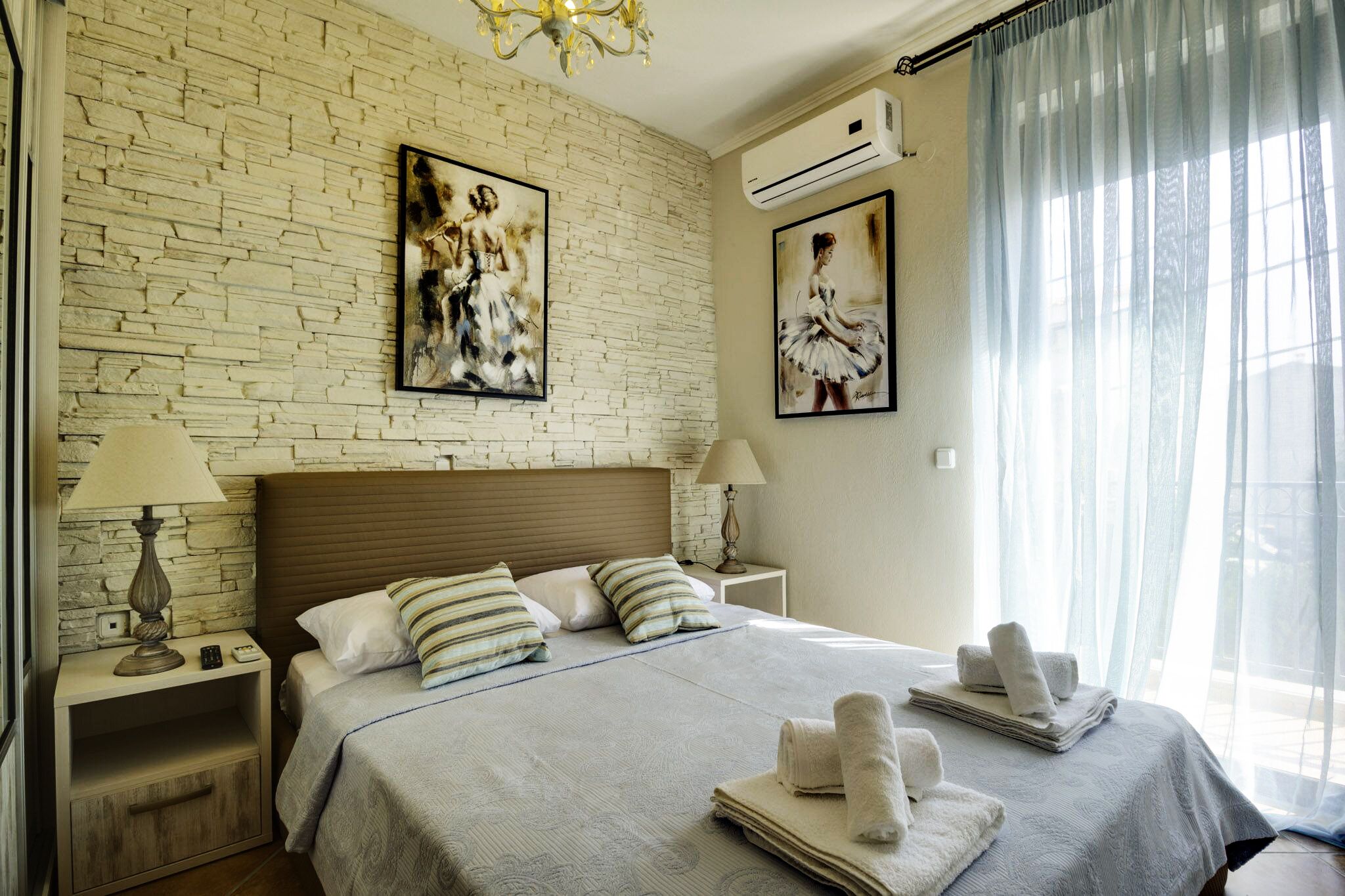 Luxury 2 Bedrom Apartment, 50m From Beach, With Outdoor Pool