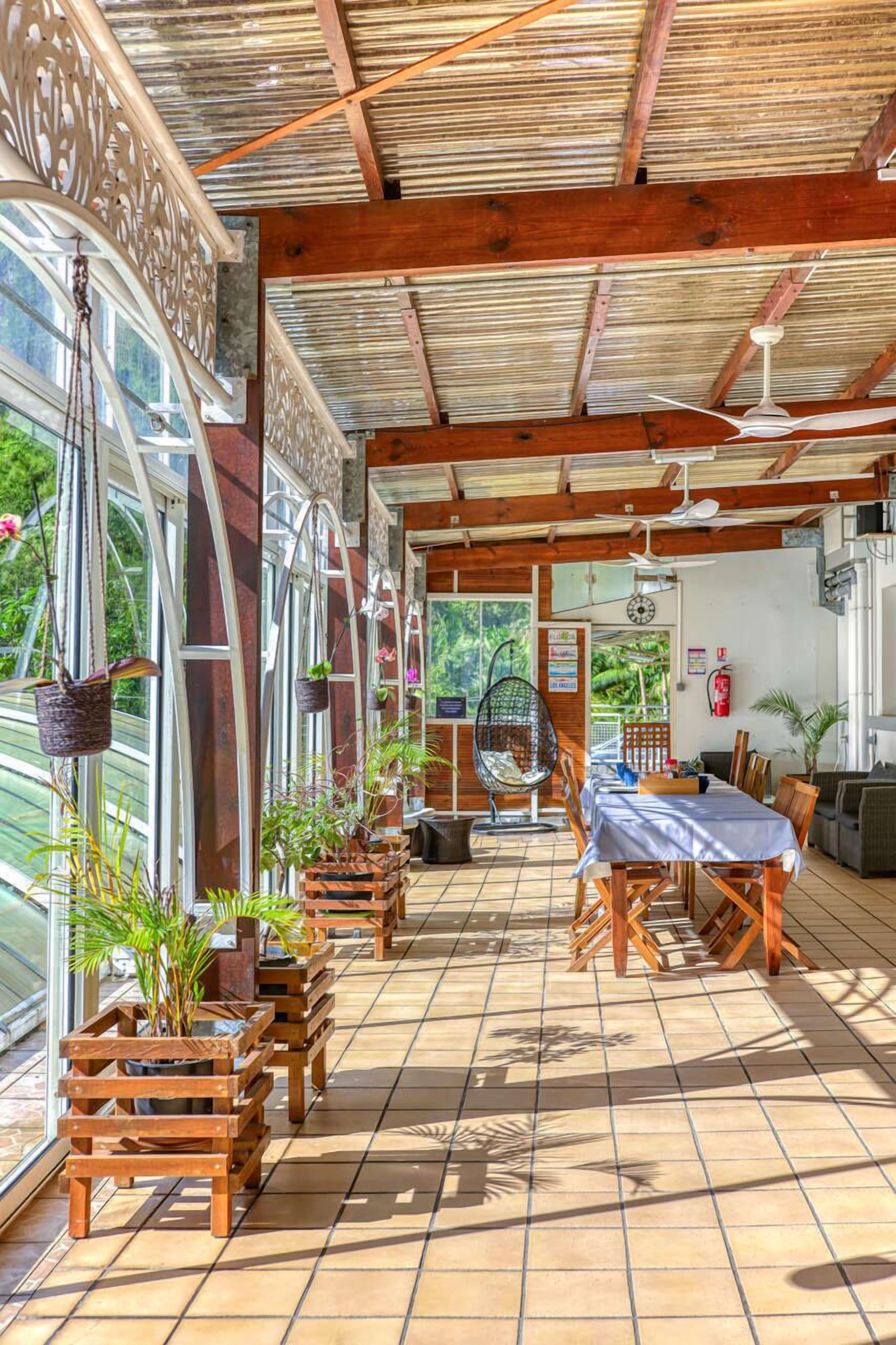 S'hi serveixen esmorzars, sopars i plats de cuina local 