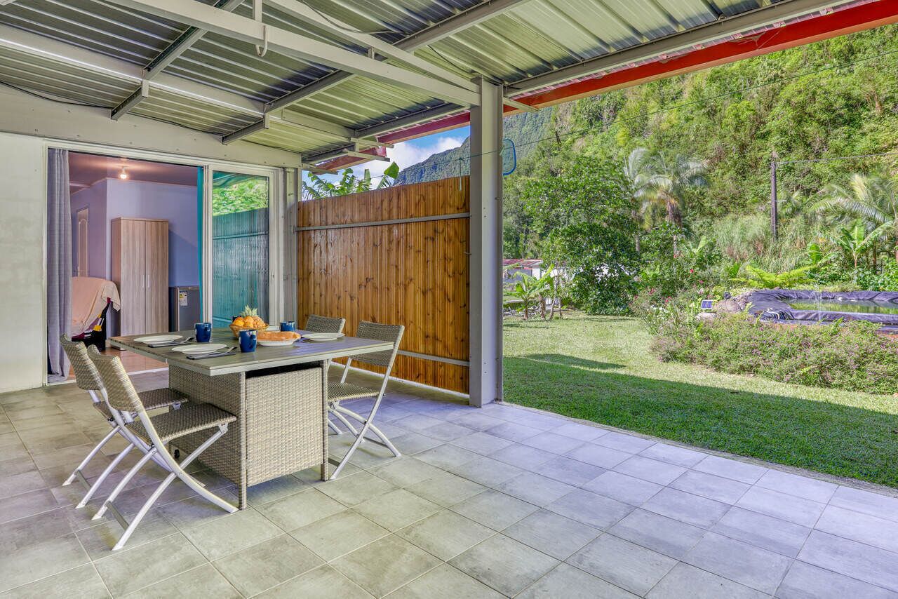 Rideaux occultants, lits bébé (en supplément), draps fournis