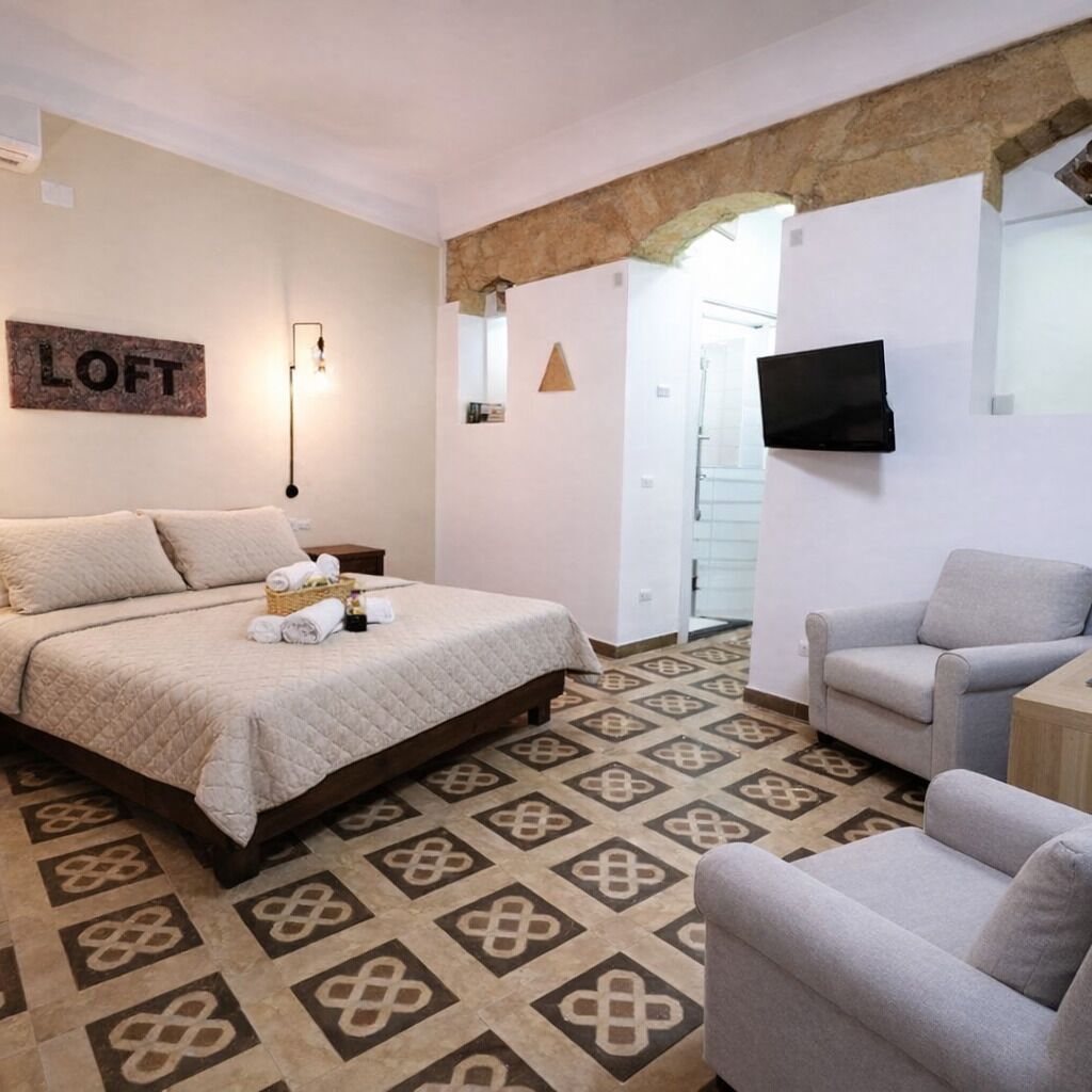 Ropa de cama de alta calidad, cubrecamas y minibar 