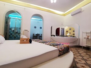 Literie de qualité supérieure, couette en duvet d'oie, minibar