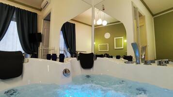 Separate tub and shower, jetted tub, hydromassage showerhead