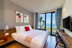 Deluxe-Doppelzimmer, Meerblick | Zimmersafe, Schreibtisch, schallisolierte Zimmer, kostenloses WLAN