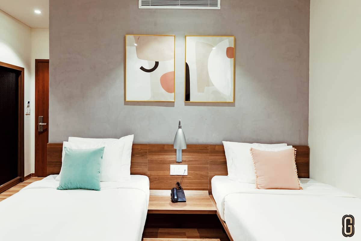 Superior Twin Room (No Window) | In-room safe, desk, soundproofing, free WiFi
