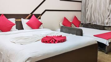 Super Deluxe Room | In-room safe, free WiFi, bed sheets