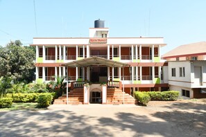 واجهة المنشأة