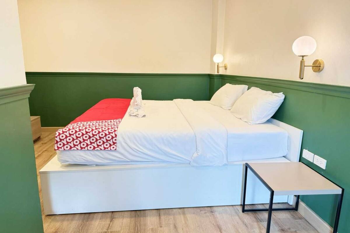 Suite, 1 kamar tidur | Meja kerja, ruang kerja ramah laptop, Wi-Fi gratis, dan seprai linen