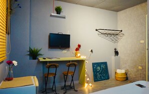 Comfort Room, 1 Double Bed, Non Smoking | Individually decorated, individually furnished, blackout drapes - New Loft (Tainan)