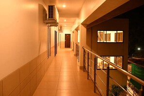 Interior - Hotel Royal Orbit (Jaoli)