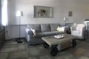 TV - Sunset villa with swimming pool (kea)