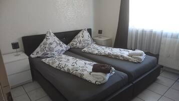 Căn hộ, ban công | Nôi (giường cho trẻ sơ sinh) miễn phí