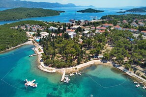 Desayuno buffet diario (EUR 20 por persona)