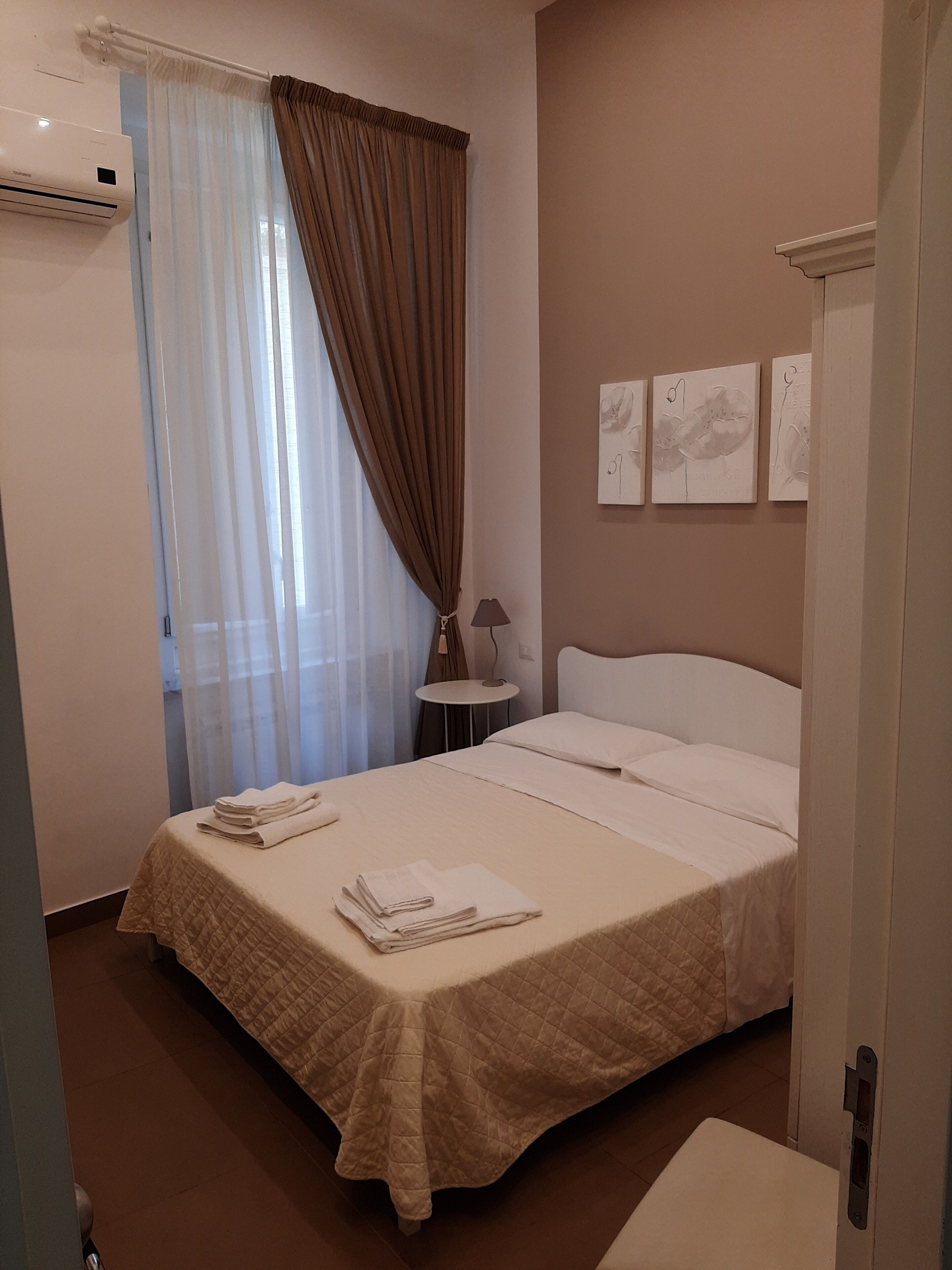 Basic-Doppelzimmer | Minibar, Zimmersafe, individuell dekoriert, individuell eingerichtet