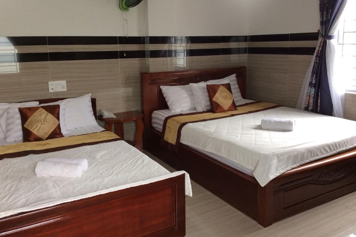 Minibar, desk, rollaway beds (free), WiFi (free)