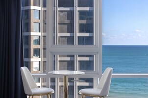 Minibar, blackout drapes, soundproofing, free WiFi