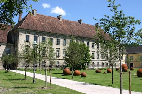 Exterior. Klostergasthof Raitenhaslach