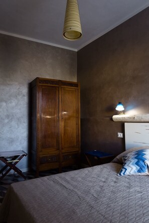 Free WiFi, bed sheets - La corte dei tre (Torre del Lago Puccini)