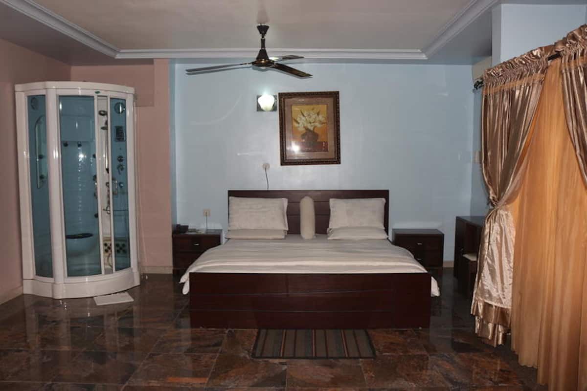 Phòng đôi Royal | Minibar, bàn, truy cập Internet không dây miễn phí, bộ trải giường