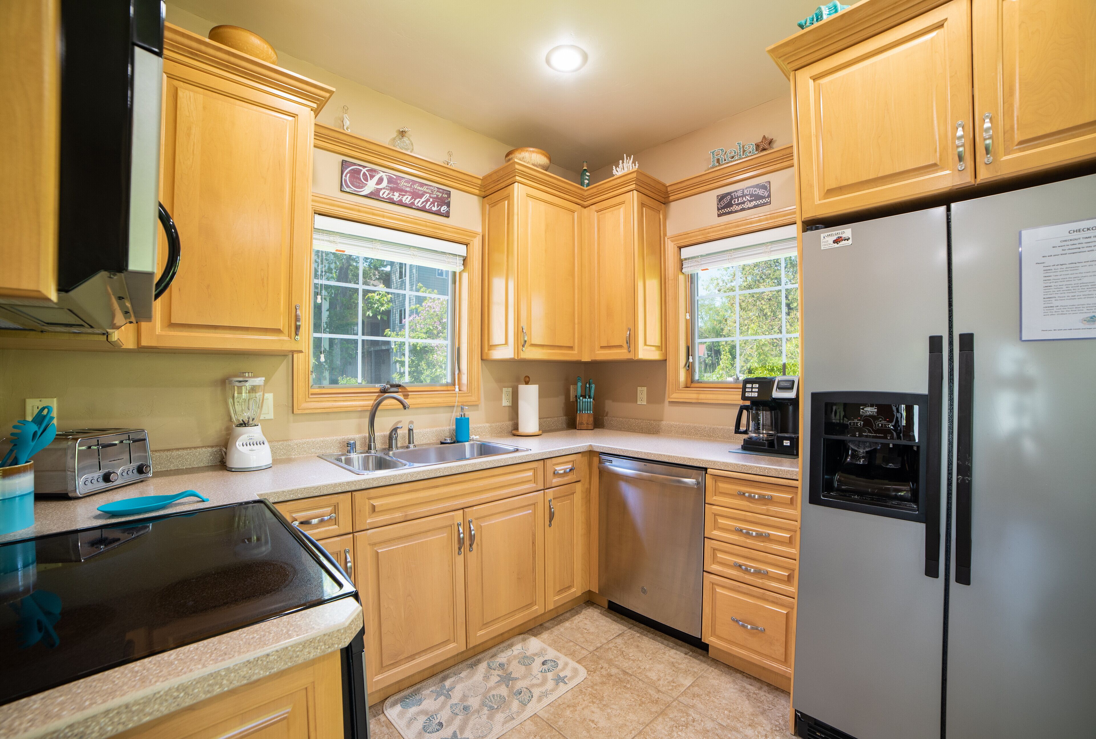 Creekside Cottage at Peninsula Park. SUPERCLEAN Off the beaten path!