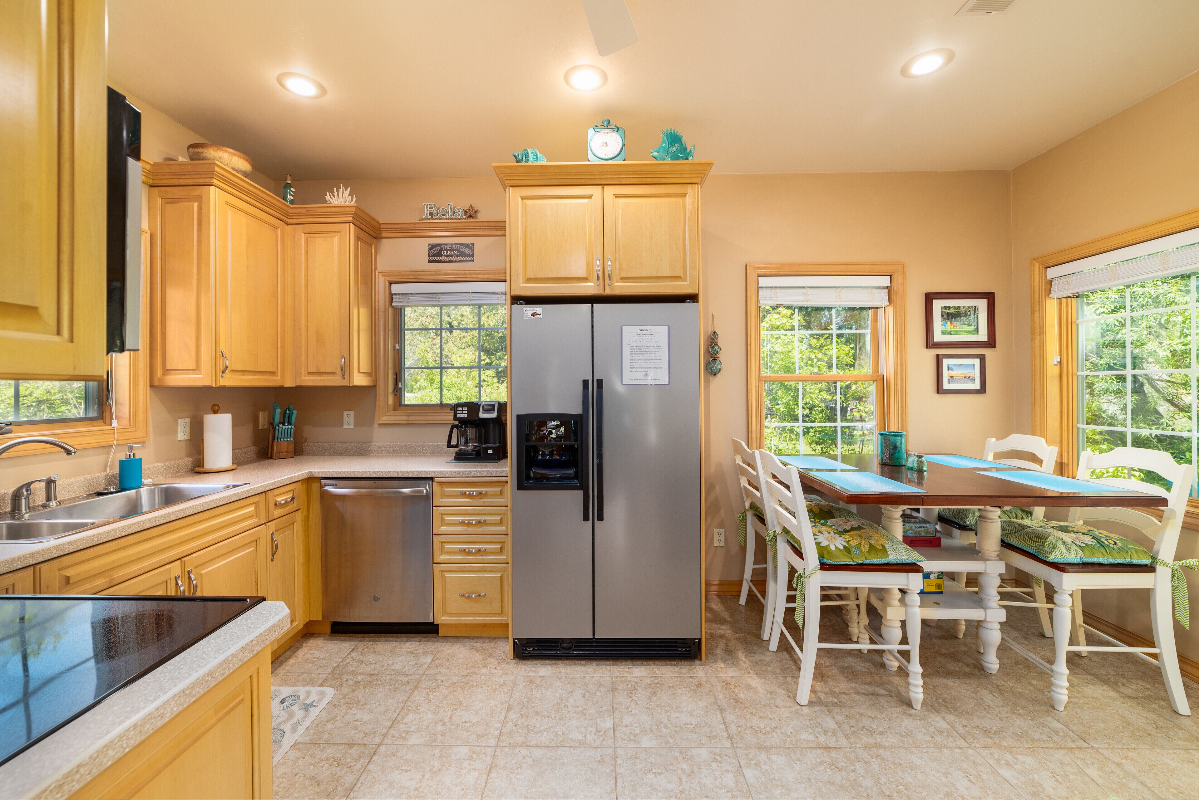 Creekside Cottage at Peninsula Park. SUPERCLEAN Off the beaten path!