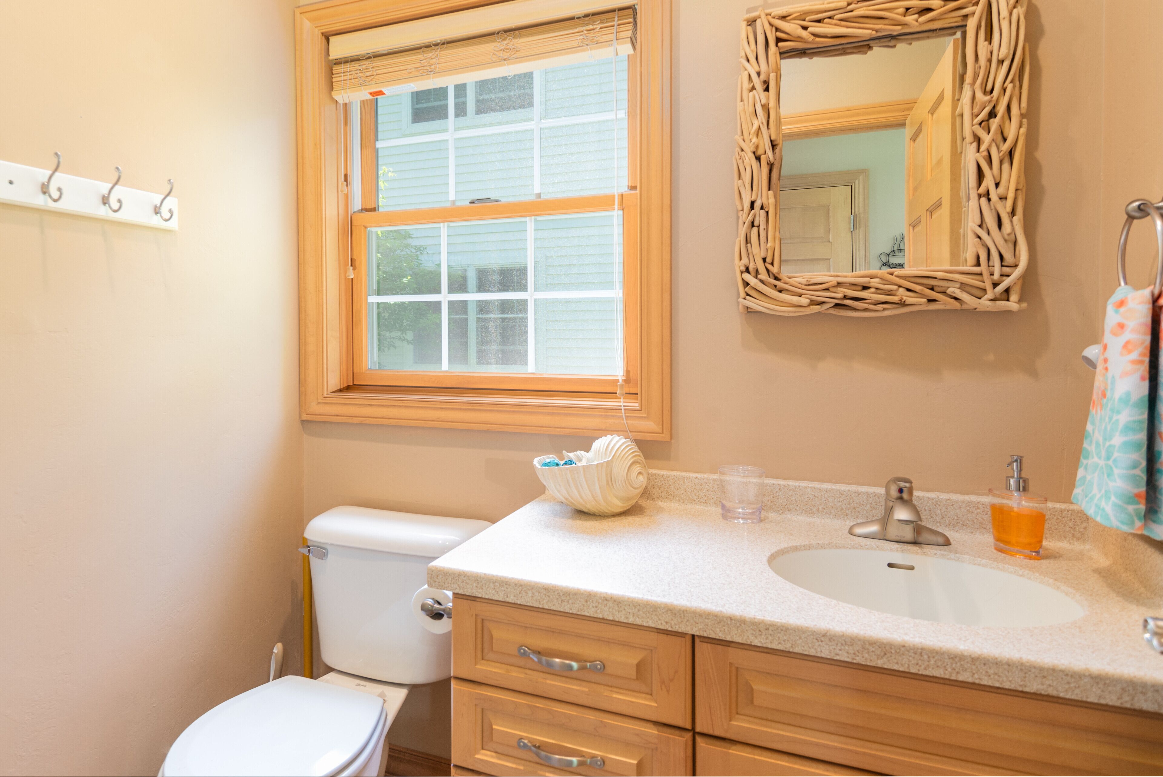 Creekside Cottage at Peninsula Park. SUPERCLEAN Off the beaten path!