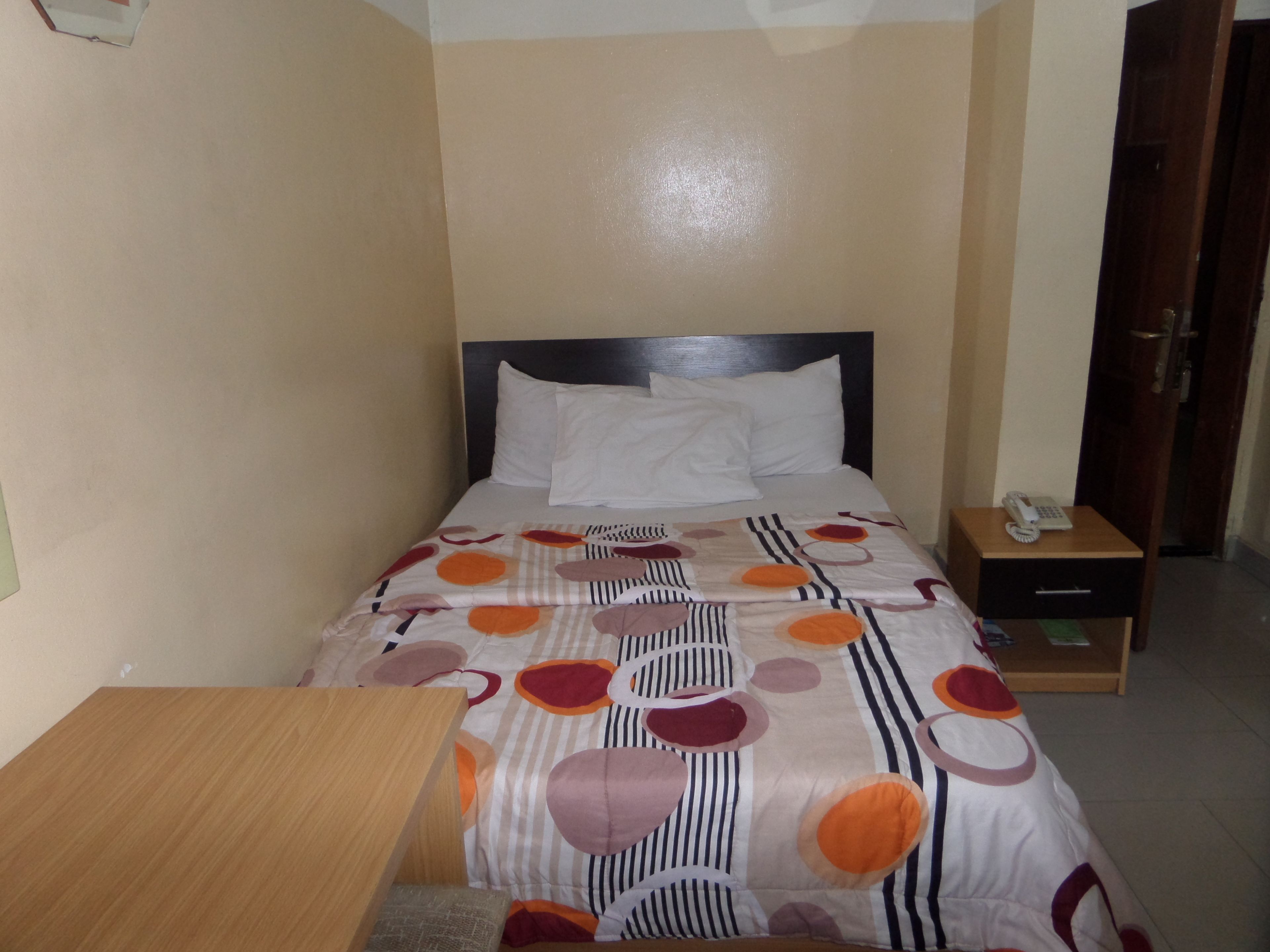 Desk, free WiFi, bed sheets