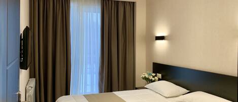 1 bedroom, in-room safe, iron/ironing board, free WiFi