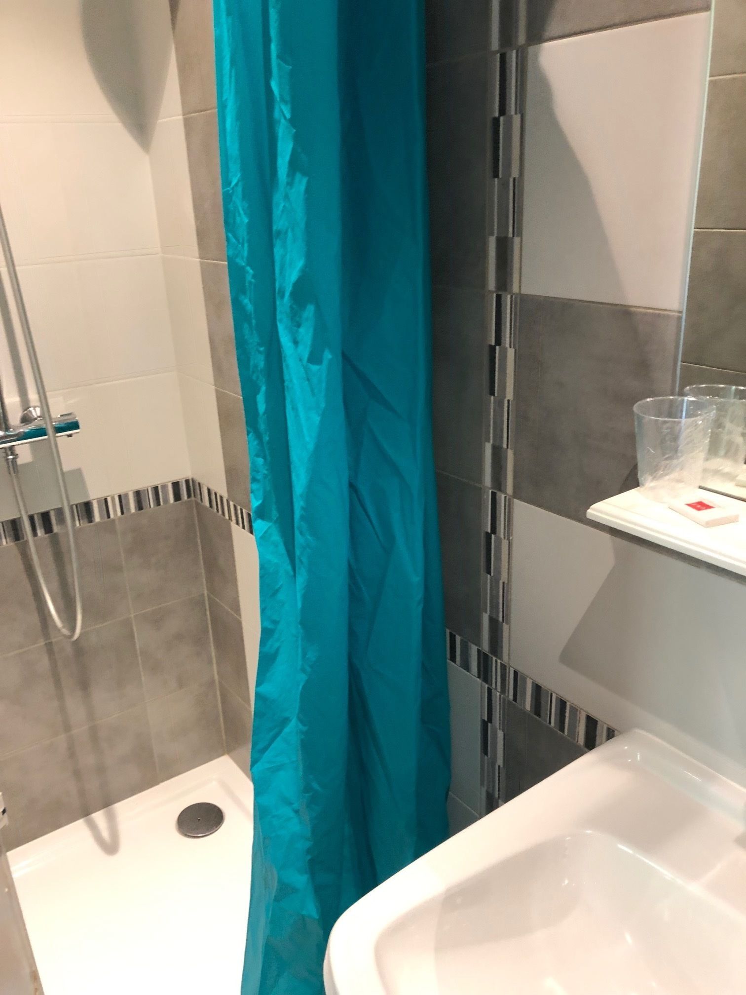 double room | bathroom | free toiletries, hair dryer, dressing gowns, towels