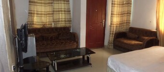 Keblat Hotel Suites