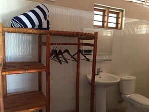 Ducha, cabezal de ducha tipo lluvia, toallas