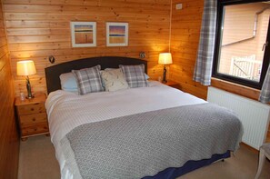 Deluxe Cabin, 4 Bedrooms (Oak Lodge)