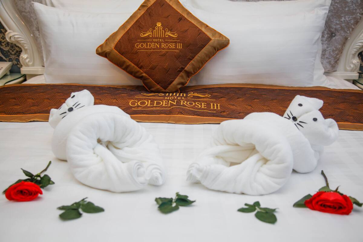 Premium bedding, down comforters, pillowtop beds, minibar