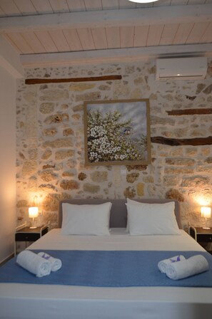 Iron/ironing board, free WiFi, bed sheets - Renato Apartment in the heart of Rethymno Old Town (Rethymno)