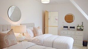 4 soverom, strykejern/-brett, reiseseng for barn og wi-fi (inkludert)