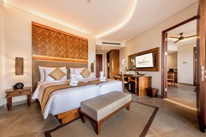 In-room safe, blackout curtains, soundproofing, free WiFi - TanaDewa Resort Ubud Bali By Cross Collection (Ubud)