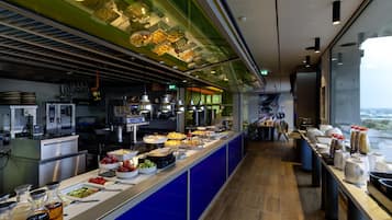 Daily buffet breakfast for a fee