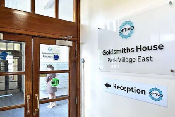 Property entrance - Goldsmiths House - Campus Accommodation - Caters to Women (London)