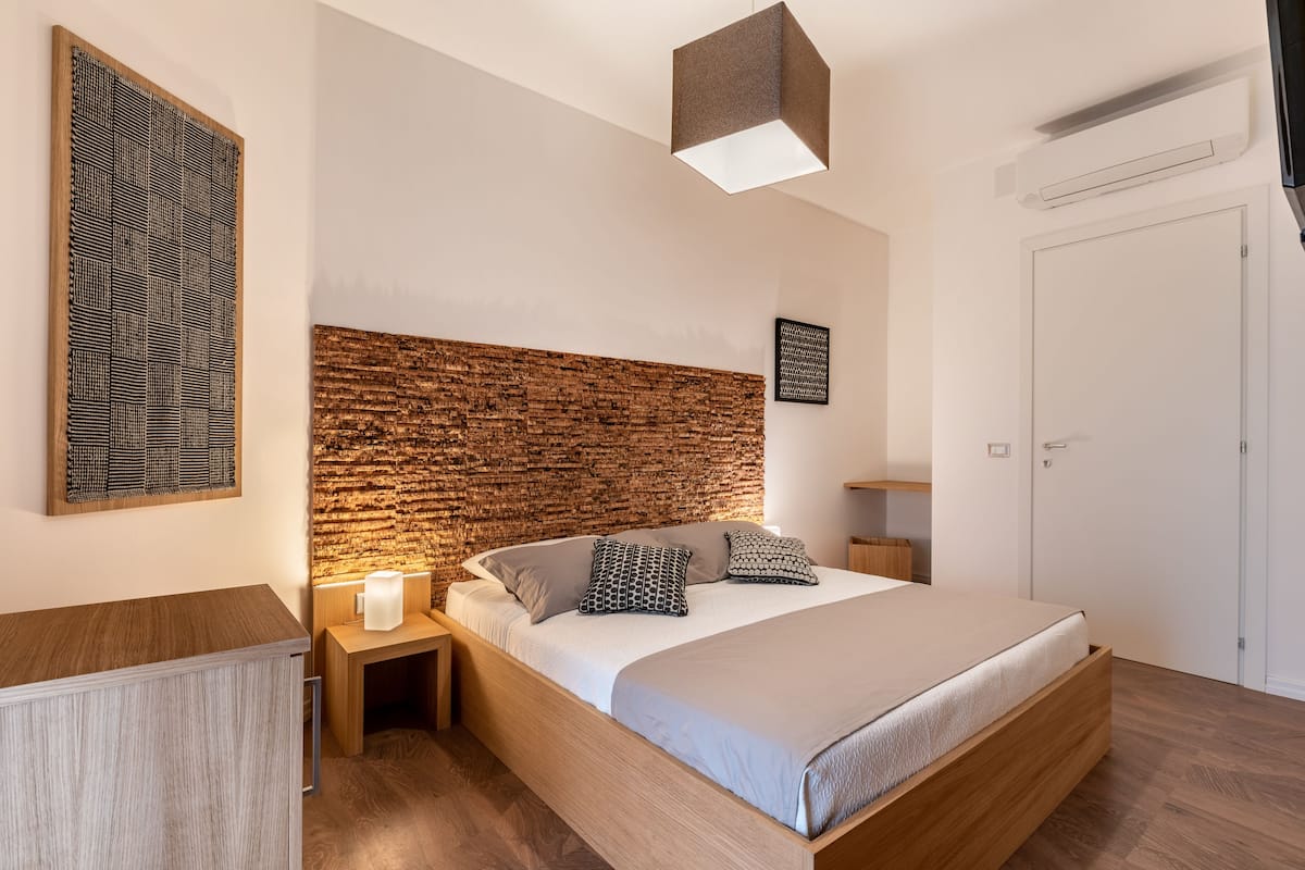 Room, Patio | Minibar, desk, blackout drapes, soundproofing