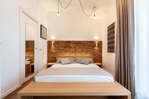 Room, Terrace | Minibar, desk, blackout drapes, soundproofing