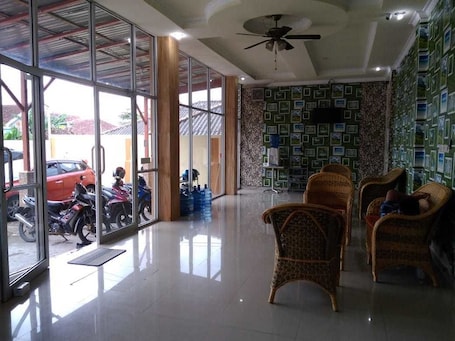 ๋ก๋น ์ข์ ๊ณต๊ฐ