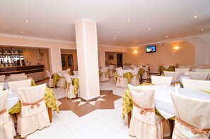 Free daily buffet breakfast  - Hotel Altyn Dala (Astana)