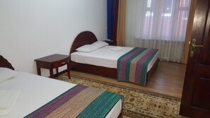 In-room safe, desk, blackout curtains, soundproofing - Hotel Altyn Dala (Astana)