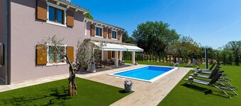 TOP ***** Villa Zaneta, heated pool, WiFi, grill, free WiFi