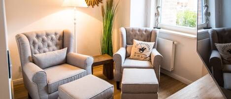 Studio, 1 dobbeltseng, ikke-røyk | Oppholdsområde | Flatskjerm-TV