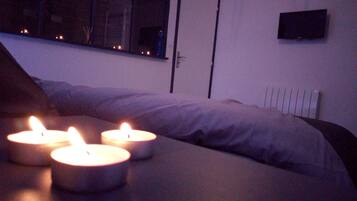 1 slaapkamer, een strijkplank/strijkijzer, wifi, beddengoed