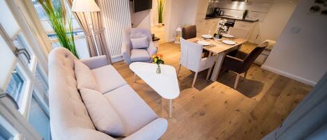 Apartment, 1 Bedroom, Non Smoking, Terrace | Living room | Flat-screen TV