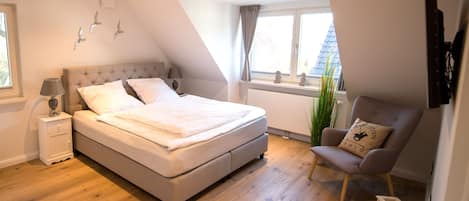 Premium bedding, pillowtop beds, soundproofing, WiFi (free)