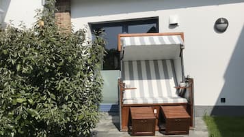 Studio, 1 Queen Bed, Non Smoking | Terrace/patio