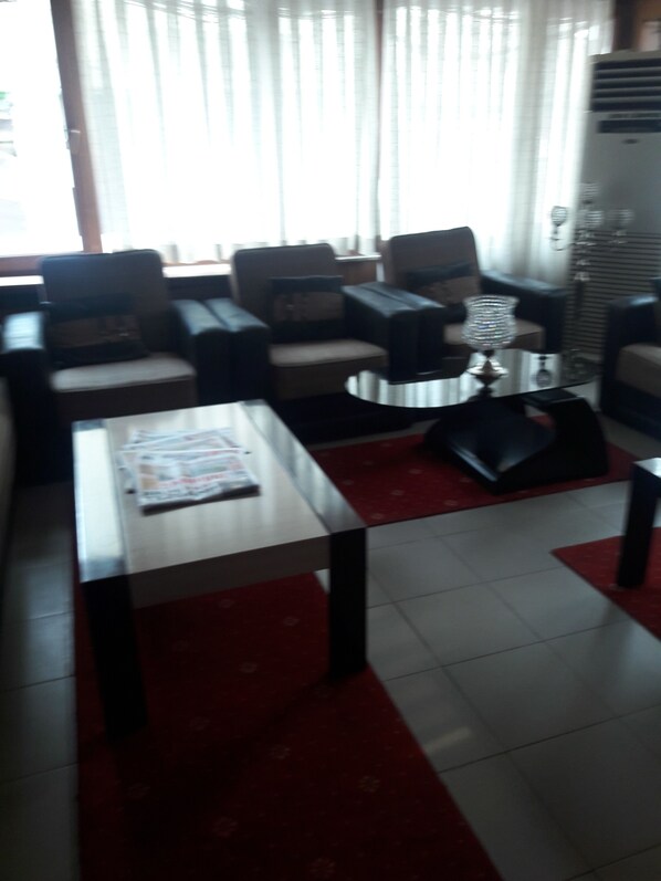 Daily cooked-to-order breakfast (TRY 30 per person) - delux hotel (Istanbul)